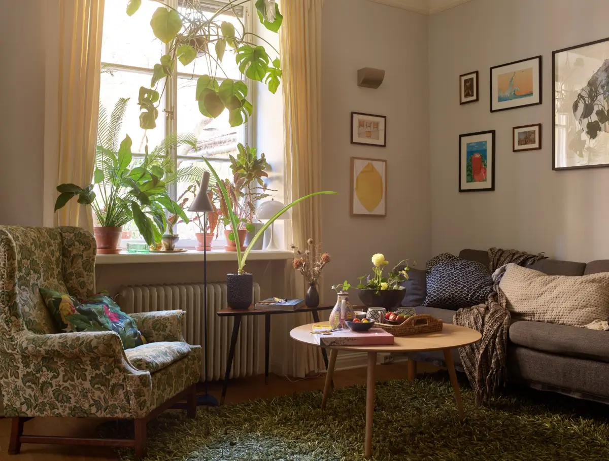 A Small Ground Floor Apartment with Cozy Nooks, Plants, and an IKEA Kitchen 2 small-ground-floor-apartment-stockholm-nordroom