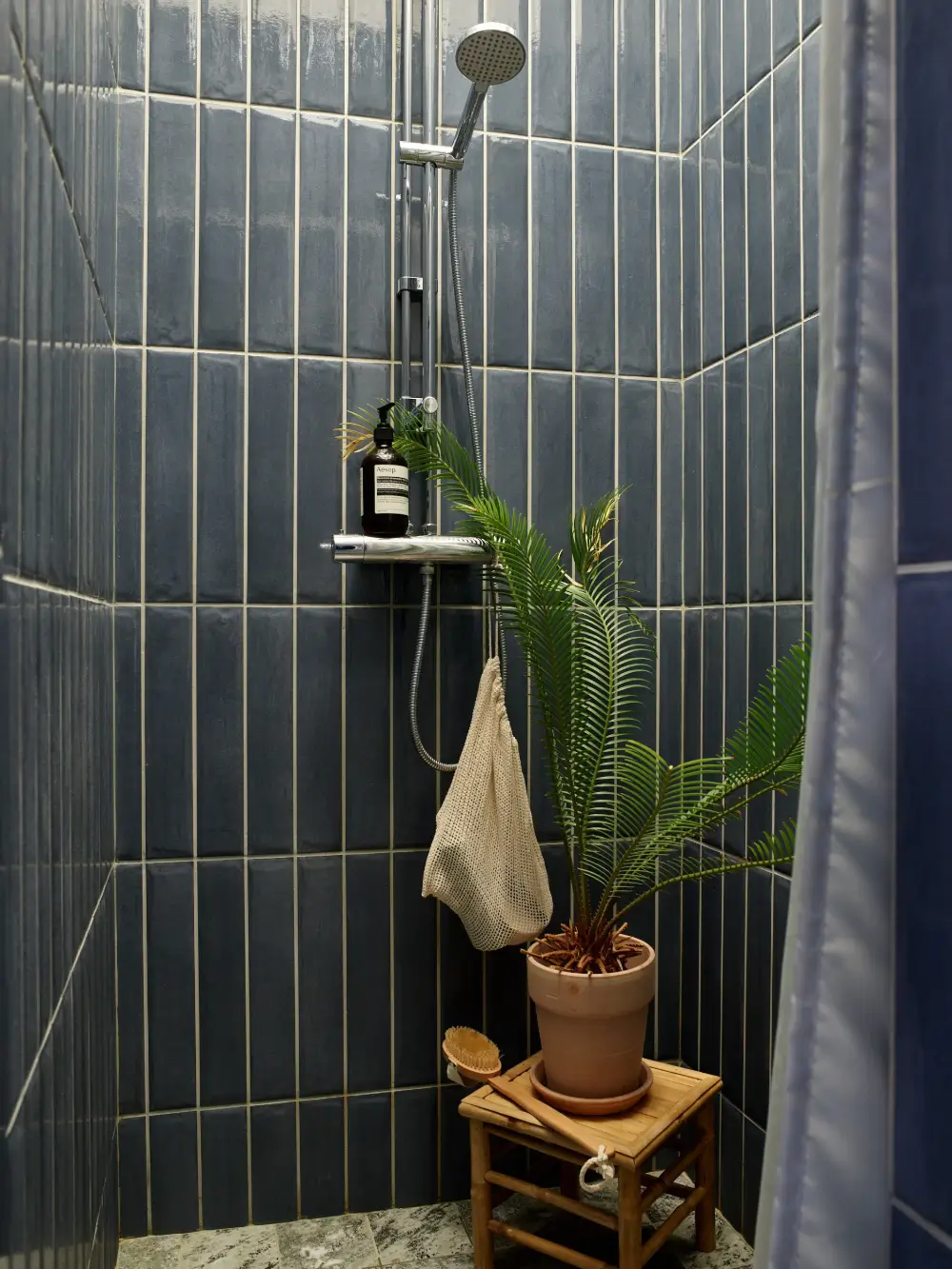 A Small Ground Floor Apartment with Cozy Nooks, Plants, and an IKEA Kitchen 19 small-ground-floor-apartment-stockholm-nordroom