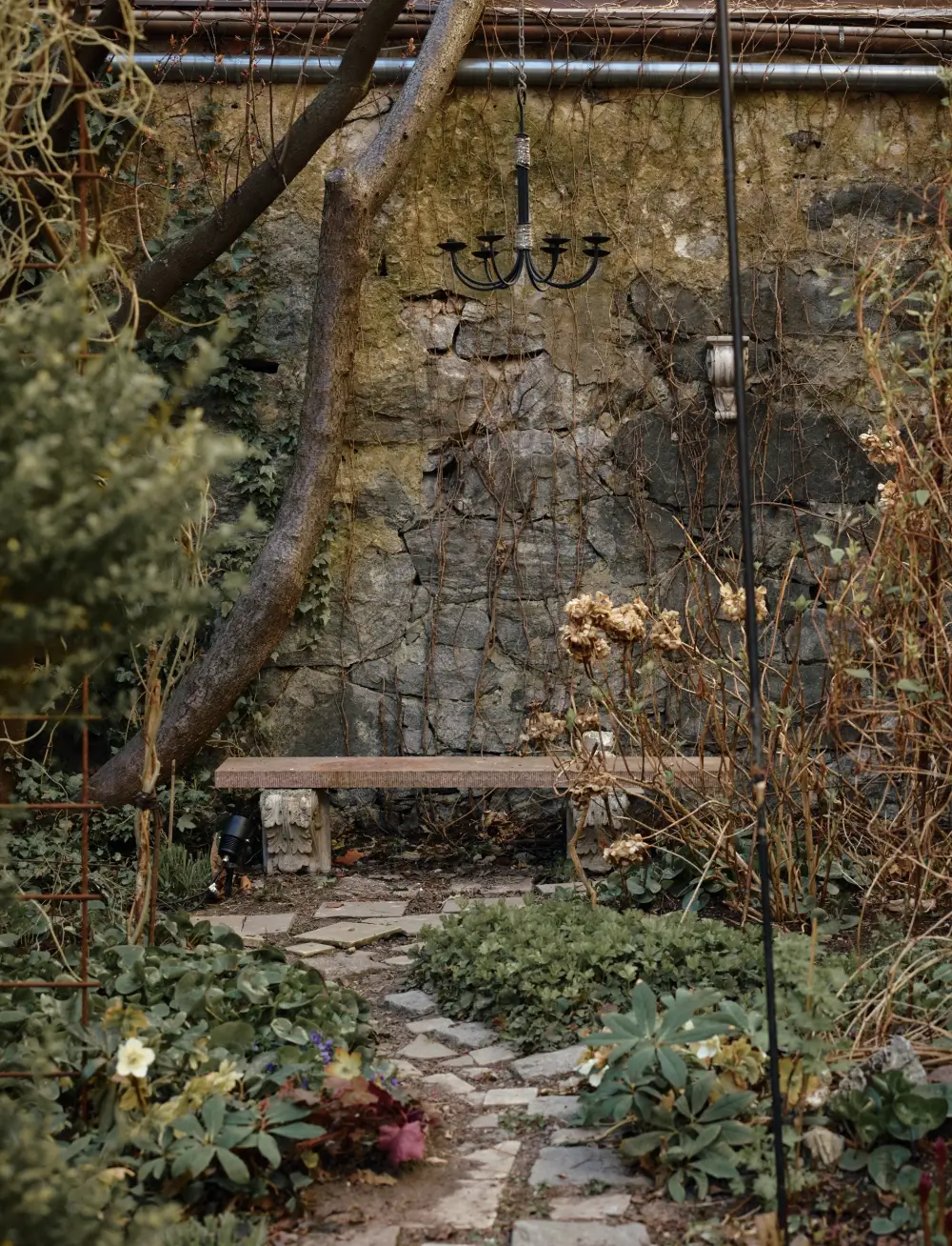 A Small Ground Floor Apartment with Cozy Nooks, Plants, and an IKEA Kitchen 24 small-ground-floor-apartment-stockholm-nordroom