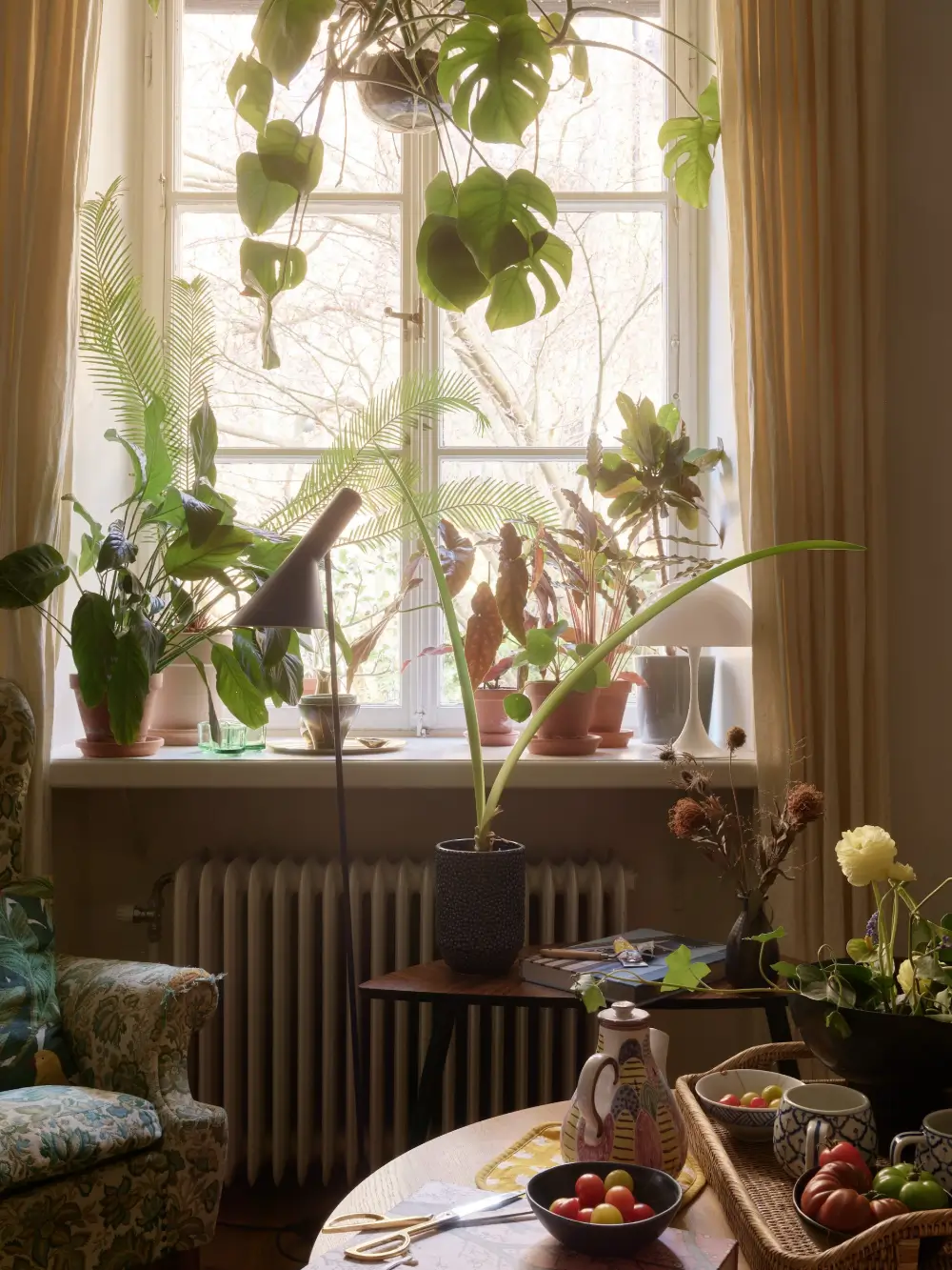 A Small Ground Floor Apartment with Cozy Nooks, Plants, and an IKEA Kitchen 4 small-ground-floor-apartment-stockholm-nordroom