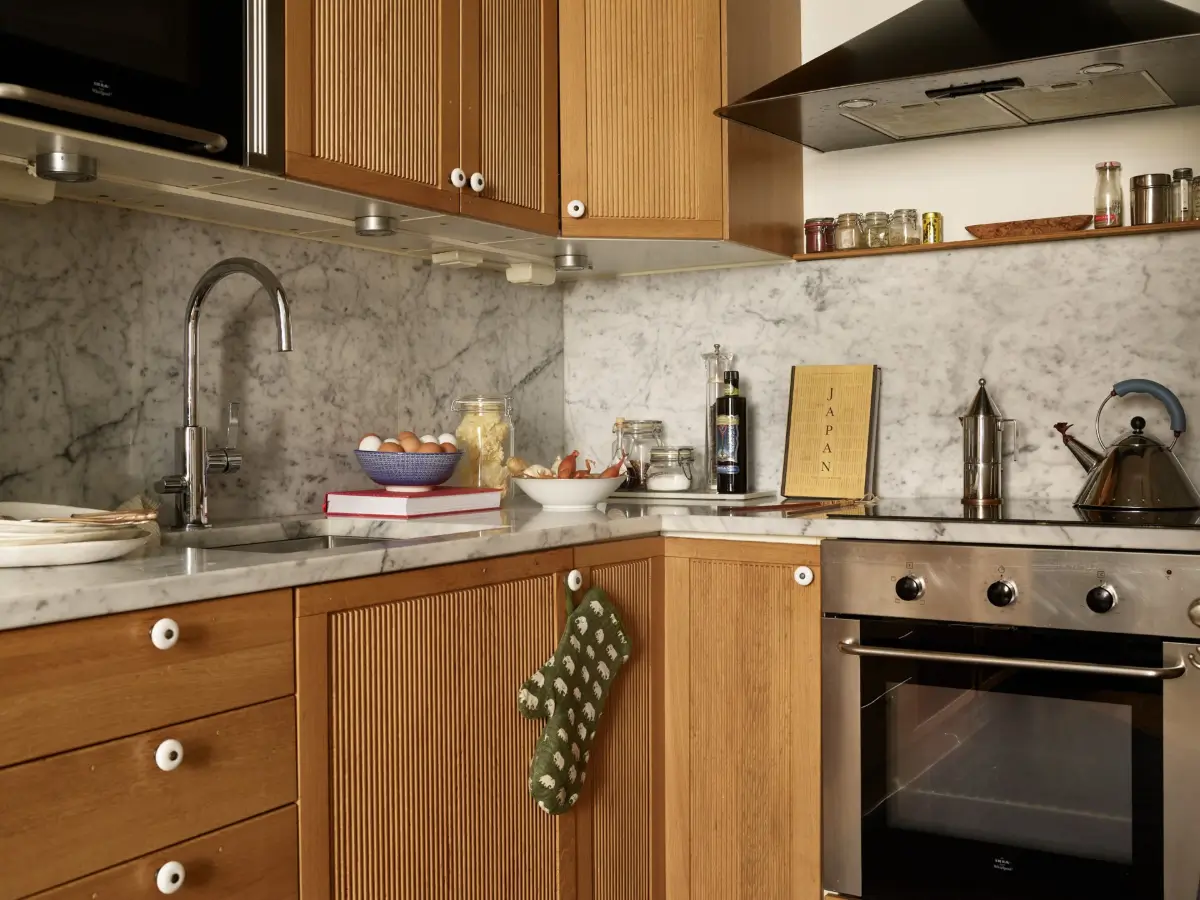 A Small Ground Floor Apartment with Cozy Nooks, Plants, and an IKEA Kitchen 7 small-ground-floor-apartment-stockholm-nordroom