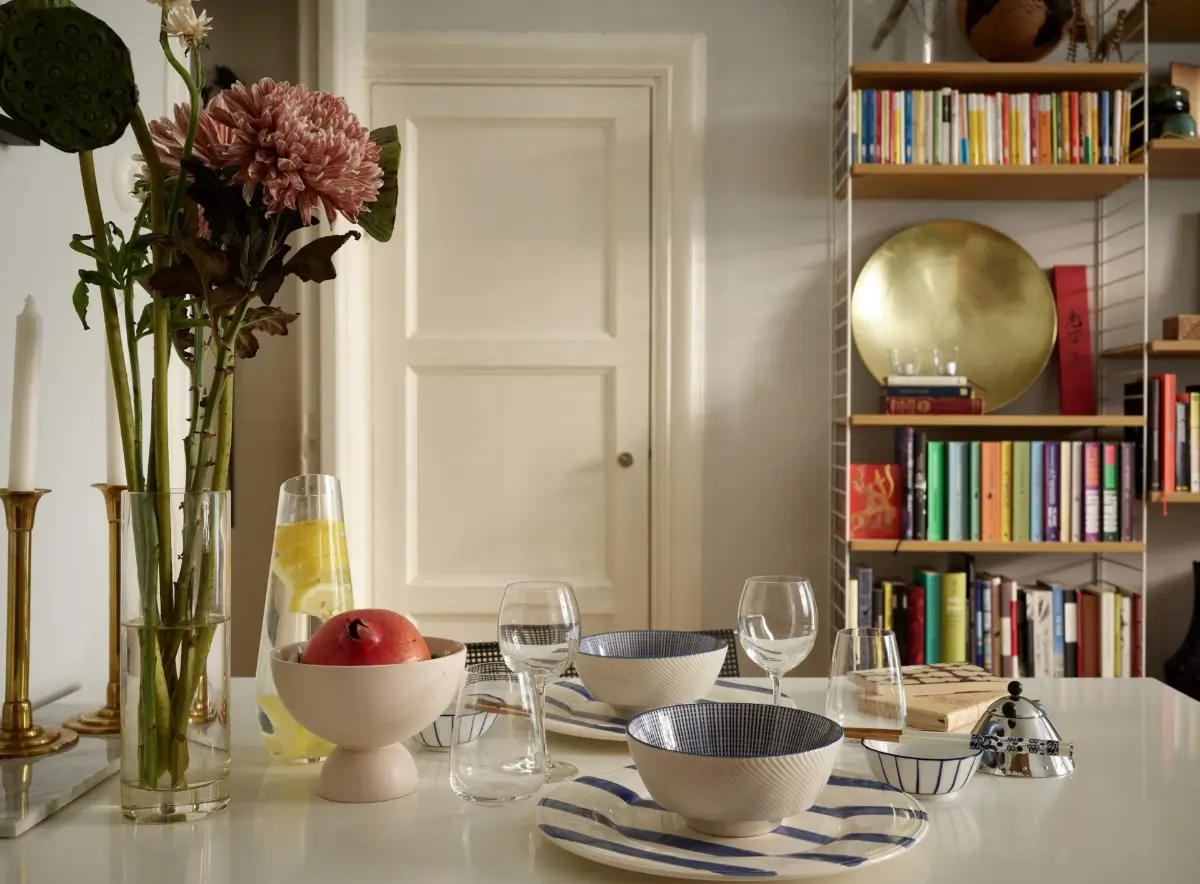 A Small Ground Floor Apartment with Cozy Nooks, Plants, and an IKEA Kitchen 10 small-ground-floor-apartment-stockholm-nordroom