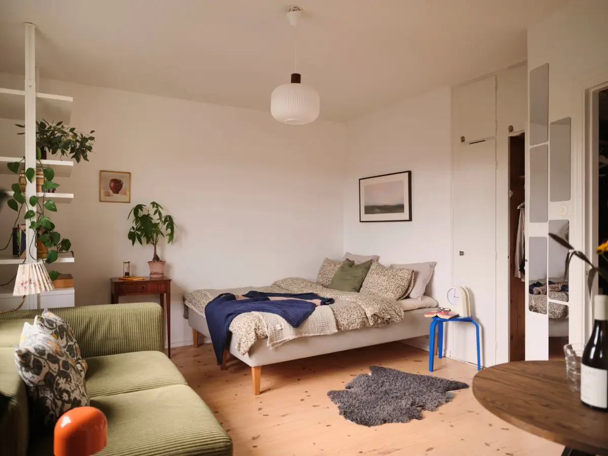 Studio Apartment Layout Ideas: Living Small is Looking Good 29 studio-apartment-layout