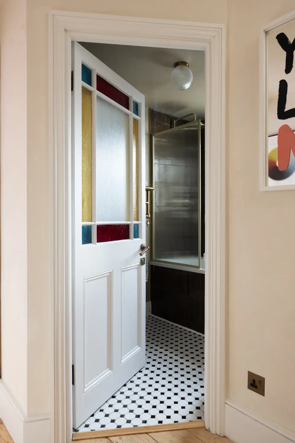 A Two-Bedroom Victorian Apartment with a Yellow Kitchen and a Roof Terrace 28 two-bedroom-victorian-apartment-yellow-kitchen-roof-terrace-nordroom