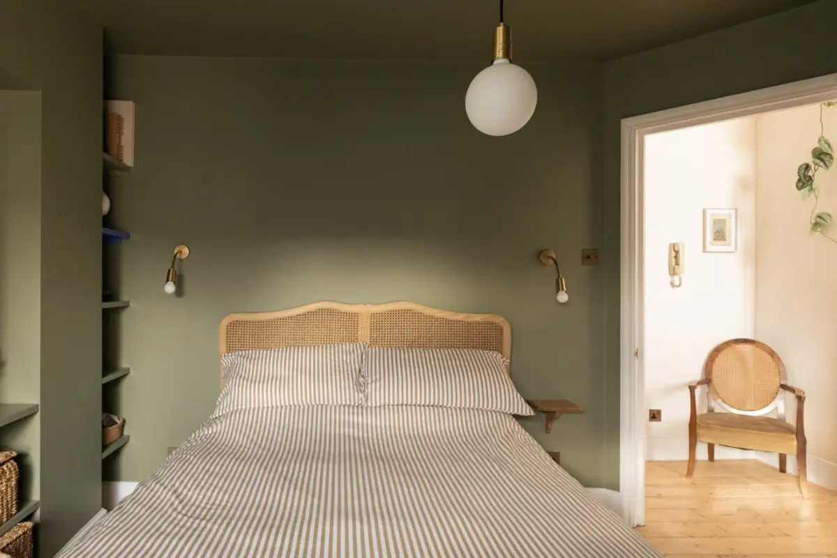 A Two-Bedroom Victorian Apartment with a Yellow Kitchen and a Roof Terrace 19 two-bedroom-victorian-apartment-yellow-kitchen-roof-terrace-nordroom