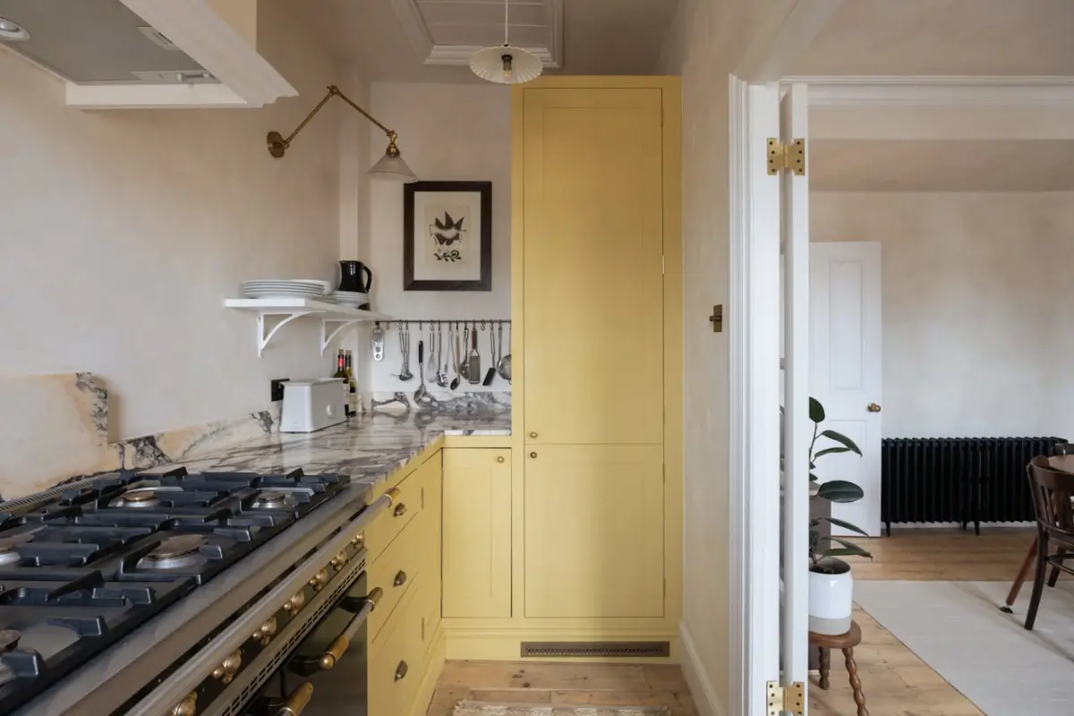A Two-Bedroom Victorian Apartment with a Yellow Kitchen and a Roof Terrace 15 two-bedroom-victorian-apartment-yellow-kitchen-roof-terrace-nordroom