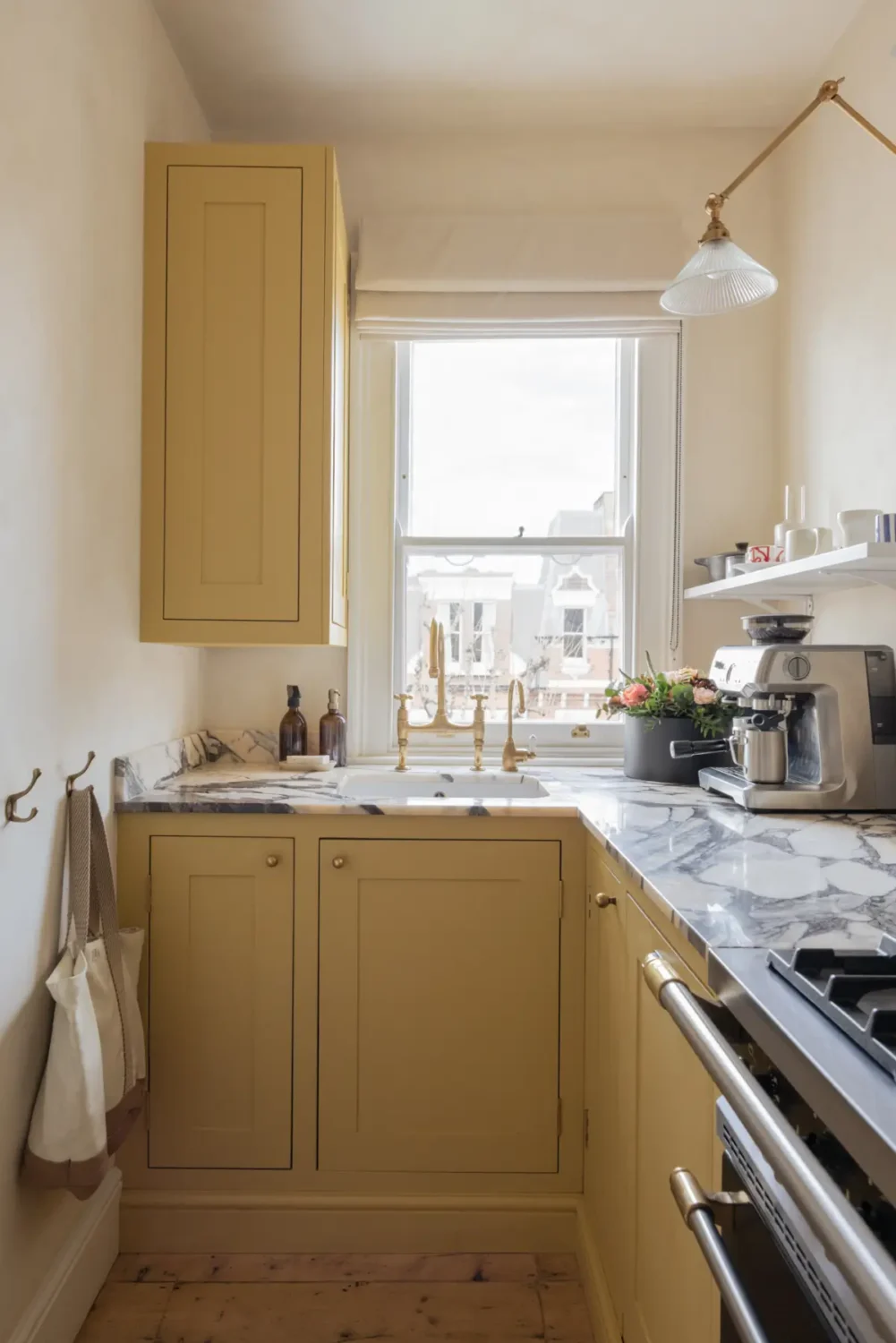 A Two-Bedroom Victorian Apartment with a Yellow Kitchen and a Roof Terrace 13 two-bedroom-victorian-apartment-yellow-kitchen-roof-terrace-nordroom