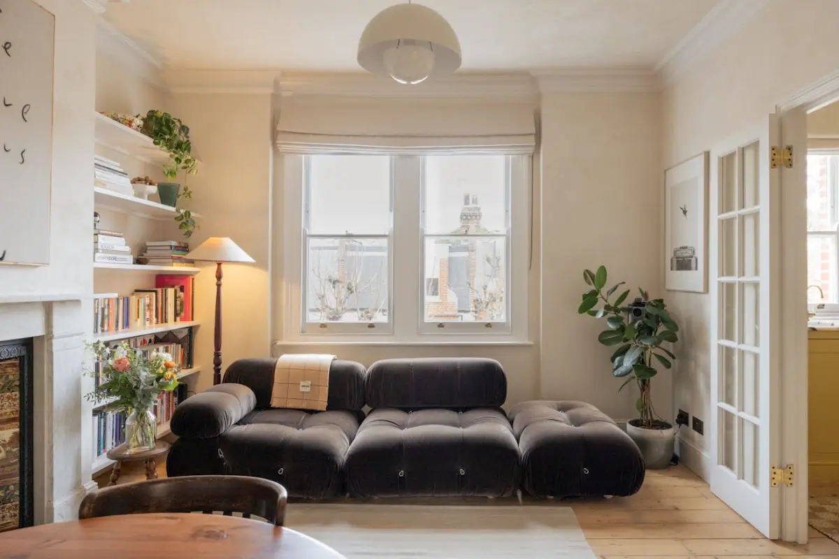 A Two-Bedroom Victorian Apartment with a Yellow Kitchen and a Roof Terrace 3 two-bedroom-victorian-apartment-yellow-kitchen-roof-terrace-nordroom