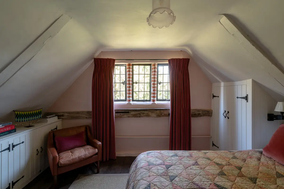 A Mint-Green Kitchen in a 16th-Century English Country House 18 16th-century-country-house-england