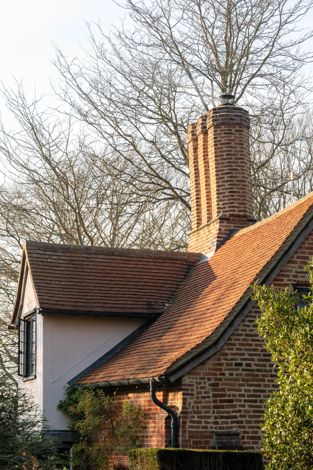 A Mint-Green Kitchen in a 16th-Century English Country House 26 16th-century-country-house-england