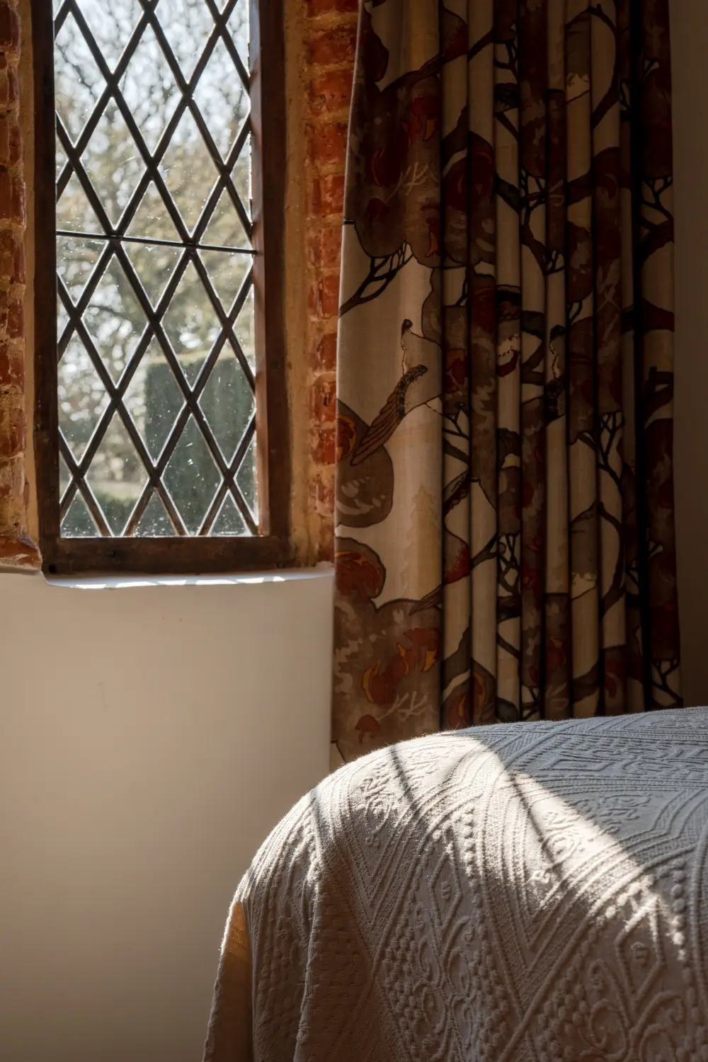 A Mint-Green Kitchen in a 16th-Century English Country House 20 16th-century-country-house-england