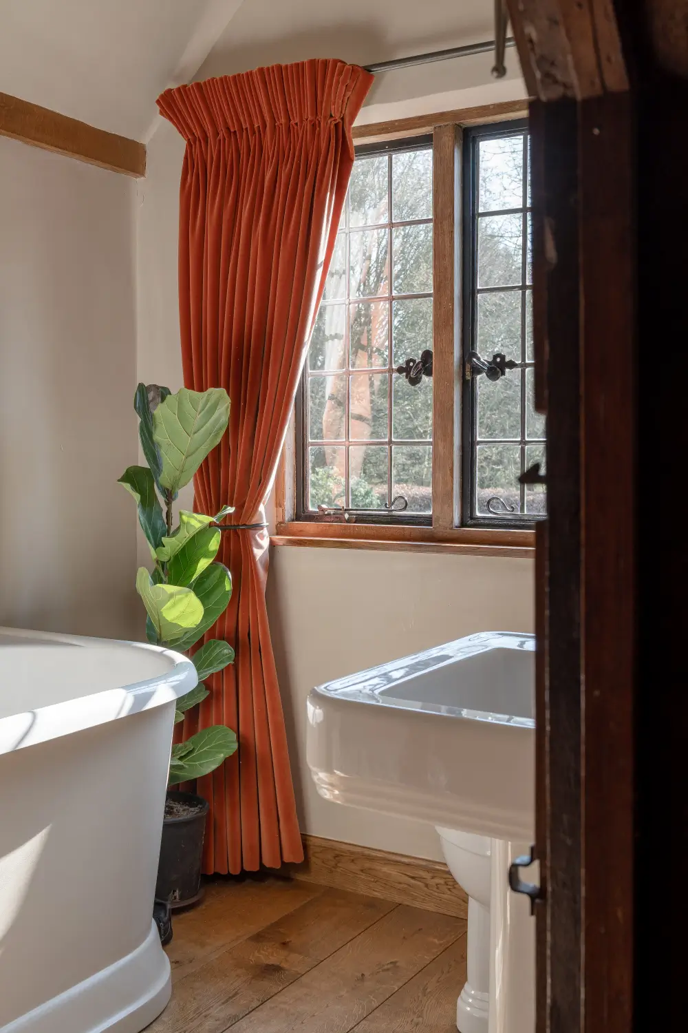 A Mint-Green Kitchen in a 16th-Century English Country House 15 16th-century-country-house-england