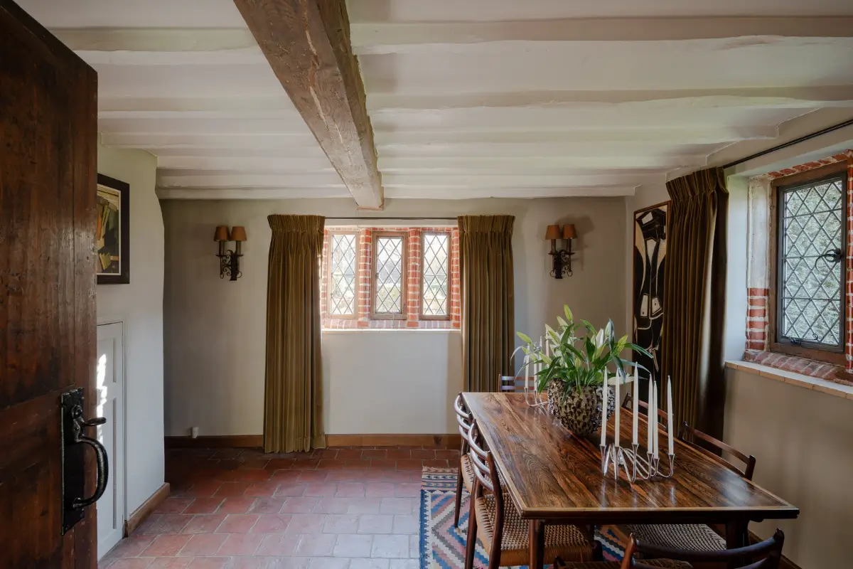 A Mint-Green Kitchen in a 16th-Century English Country House 10 16th-century-country-house-england