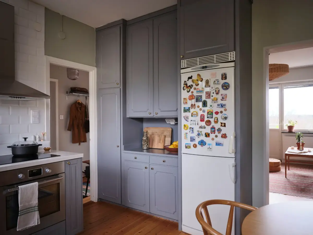 Green Tones, Plants, and Midcentury Design in a 1940s Apartment 12 1940-apartment-spacious-kitchen-nordroom