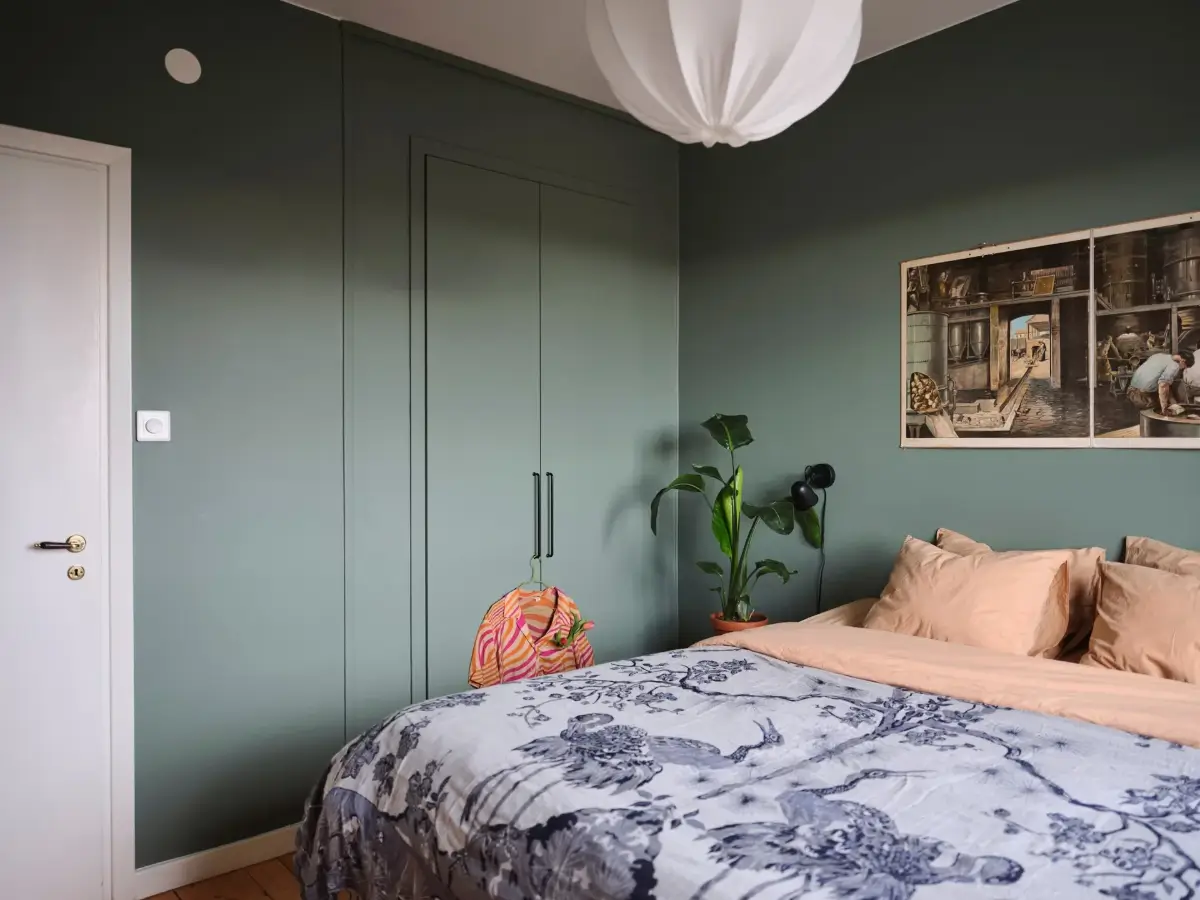 Green Tones, Plants, and Midcentury Design in a 1940s Apartment 18 1940-apartment-spacious-kitchen-nordroom