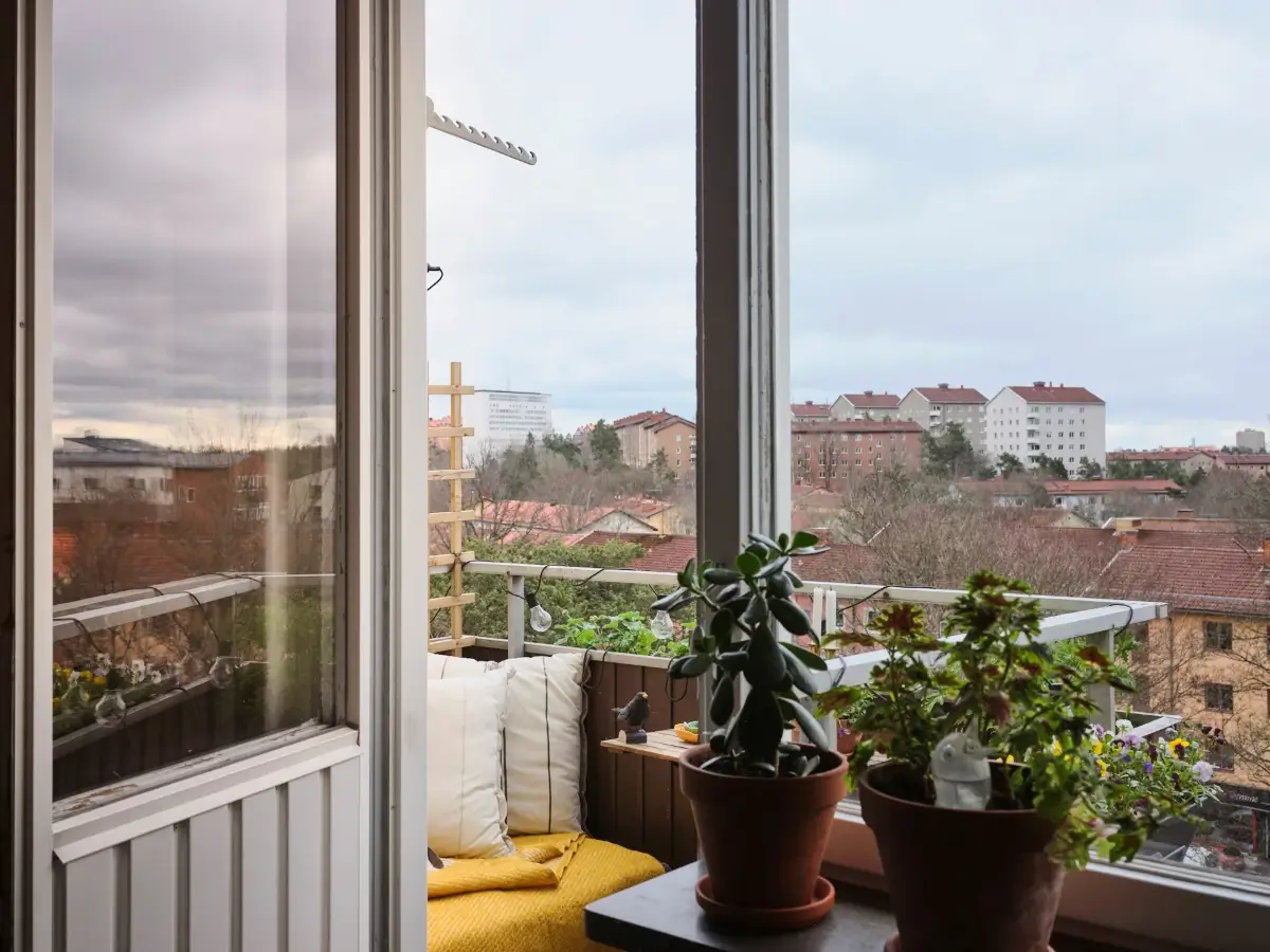 Green Tones, Plants, and Midcentury Design in a 1940s Apartment 5 1940-apartment-spacious-kitchen-nordroom