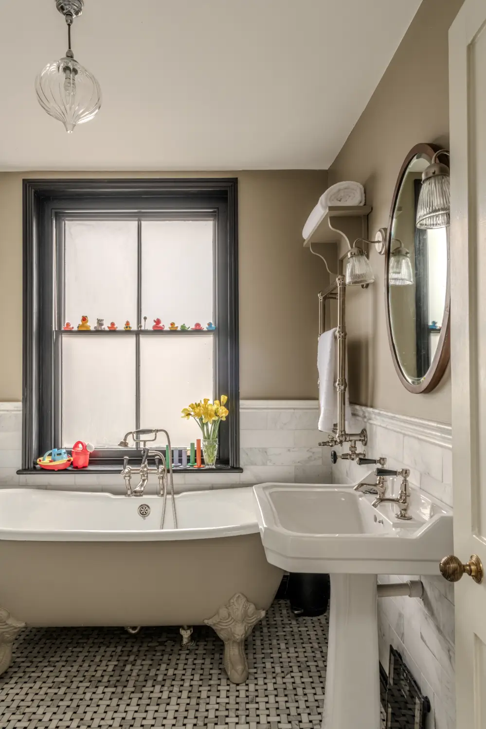 An 1830s Cheltenham Townhouse with a Crittall Glazed Extension 23 19th-century-english-house-crittall-glazed-extension