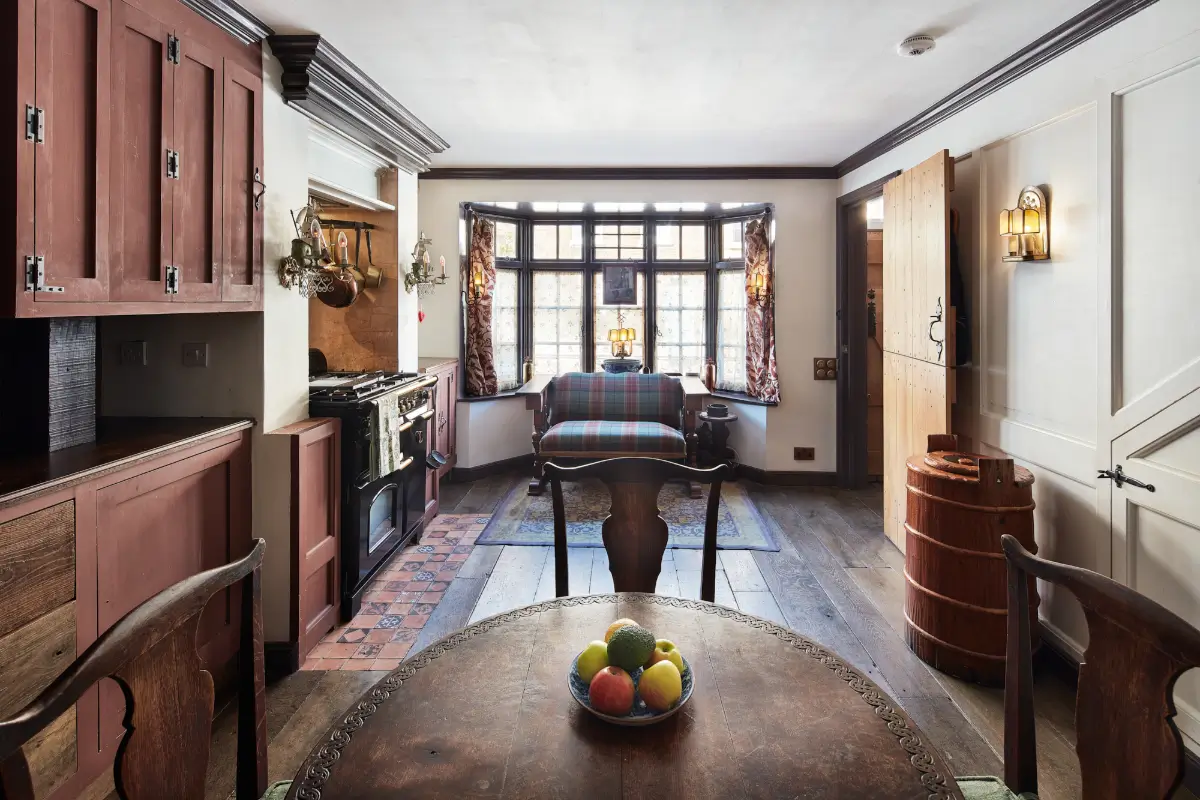 Rich Interiors and Historic Character in a Kensington Townhouse 9 antique-interiors-period-character-london-townhouse
