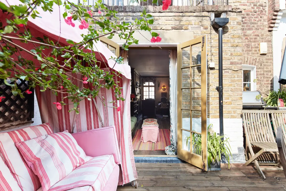 Rich Interiors and Historic Character in a Kensington Townhouse 7 antique-interiors-period-character-london-townhouse