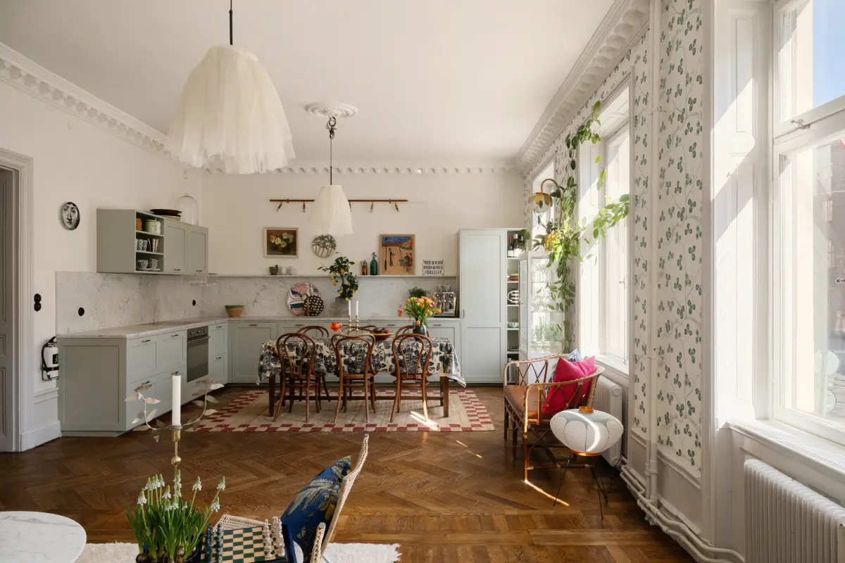 Josef Frank Designs in a Spacious Late 19th-Century Apartment 2 botanical-wallpaper-stockholm-apartment-nordroom