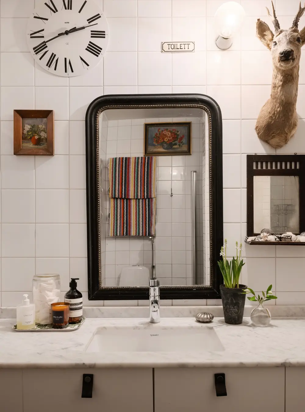 Josef Frank Designs in a Spacious Late 19th-Century Apartment 25 botanical-wallpaper-stockholm-apartment-nordroom