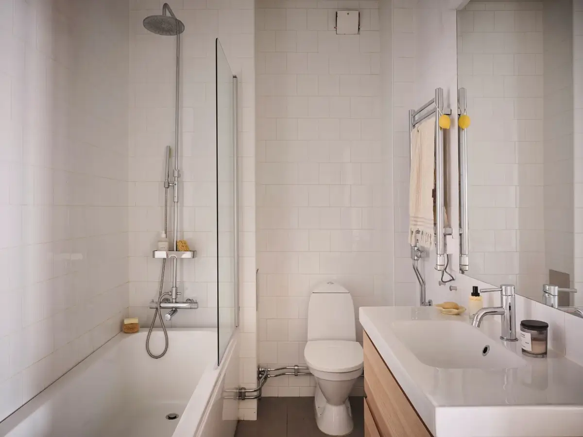 Modern Elements, Fun Colors, and Period Charm in a Stockholm Apartment 24 bright-1920s-apartment-sodermalm-stockholm-nordroom