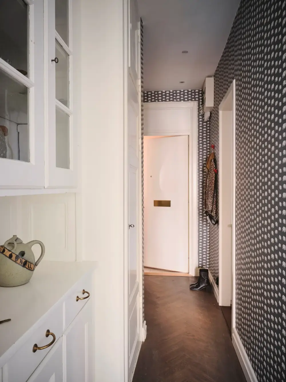 Modern Elements, Fun Colors, and Period Charm in a Stockholm Apartment 26 bright-1920s-apartment-sodermalm-stockholm-nordroom