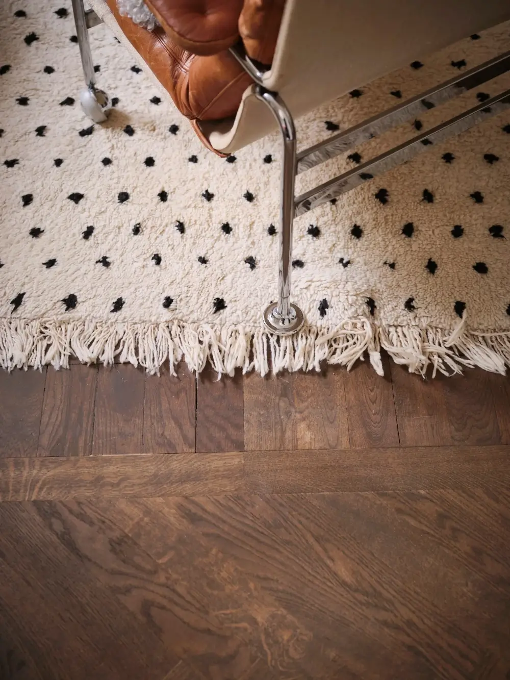 Modern Elements, Fun Colors, and Period Charm in a Stockholm Apartment 4 bright-1920s-apartment-sodermalm-stockholm-nordroom