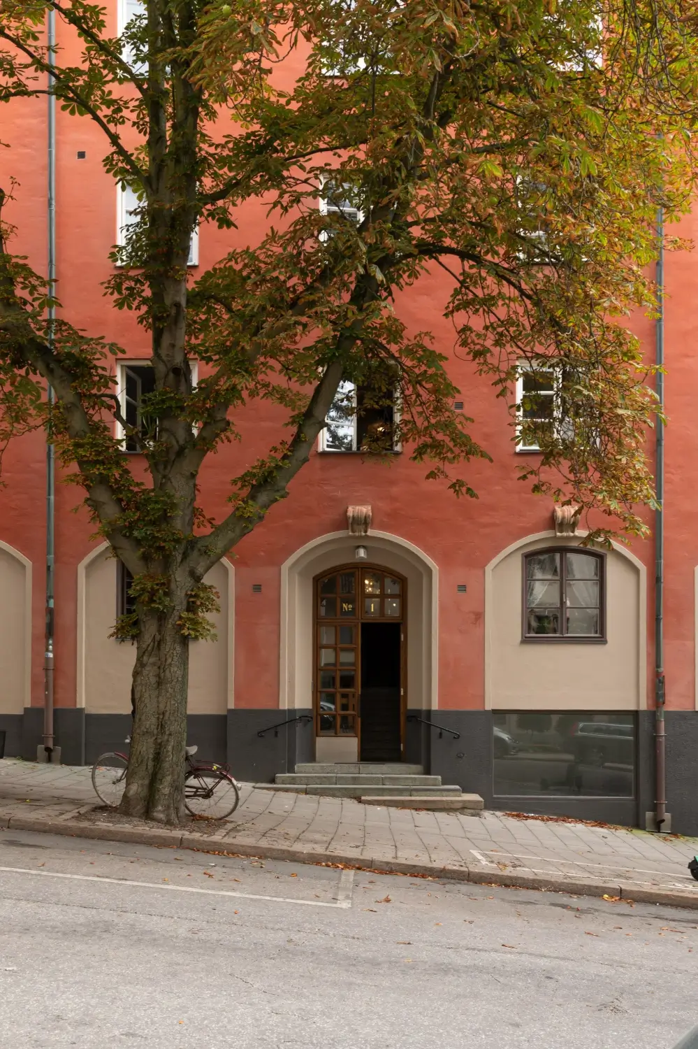 Modern Elements, Fun Colors, and Period Charm in a Stockholm Apartment 29 bright-1920s-apartment-sodermalm-stockholm-nordroom