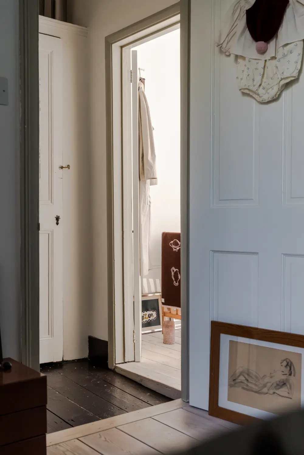 Bright Interiors Pair Modern Design with Victorian Elements in a London Apartment 12 bright-one-bedroom-london-apartment-garden-victorian-terrace