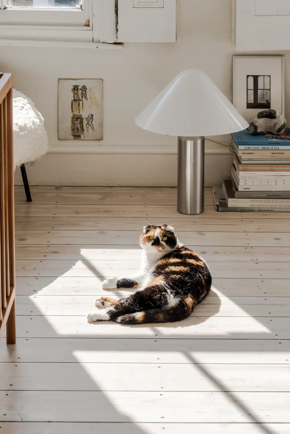 Bright Interiors Pair Modern Design with Victorian Elements in a London Apartment 16 bright-one-bedroom-london-apartment-garden-victorian-terrace