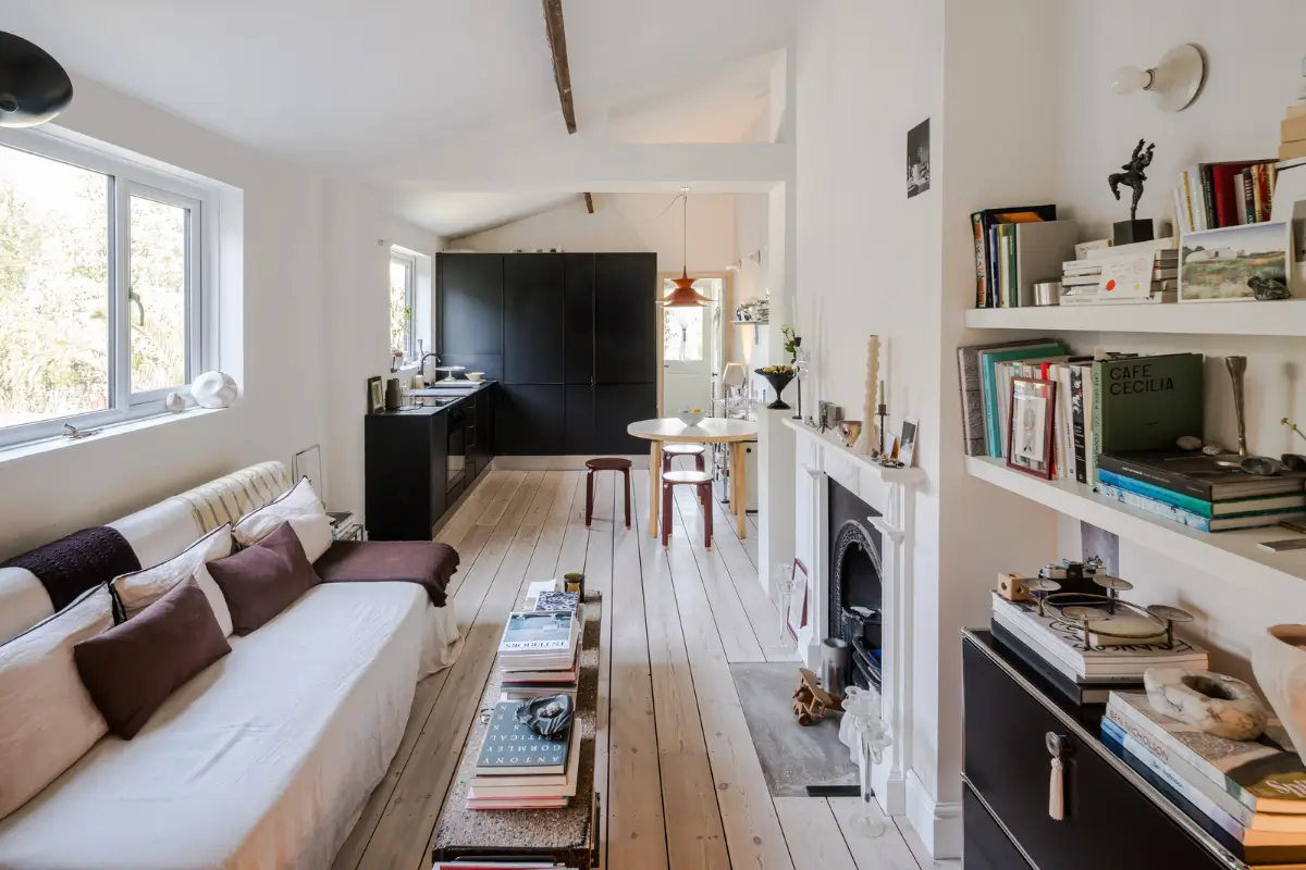Bright Interiors Pair Modern Design with Victorian Elements in a London Apartment 4 bright-one-bedroom-london-apartment-garden-victorian-terrace