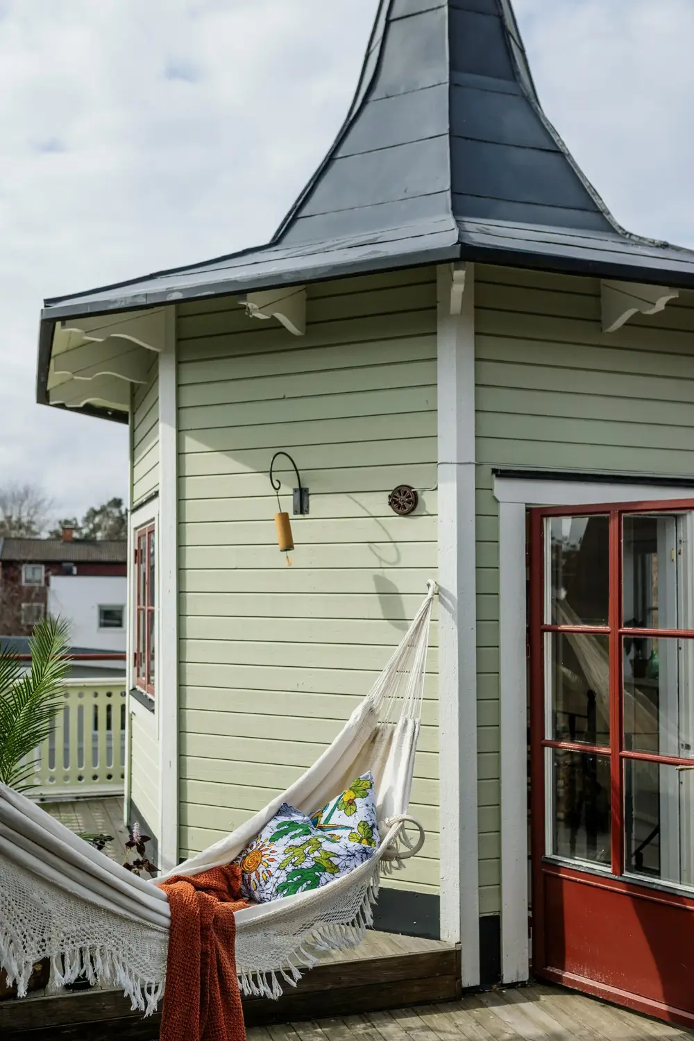 A Characteristic Swedish Family Home with a Tower Room 23 charming-swedish-family-home-tower-room-nordroom