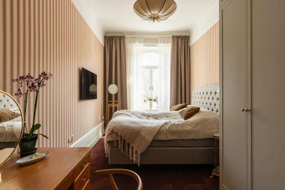 A Warm Color Scheme in a Classic Turn-of-the-Century Apartment 19 classic-turn-of-the-century-apartment-stockholm-nordroom