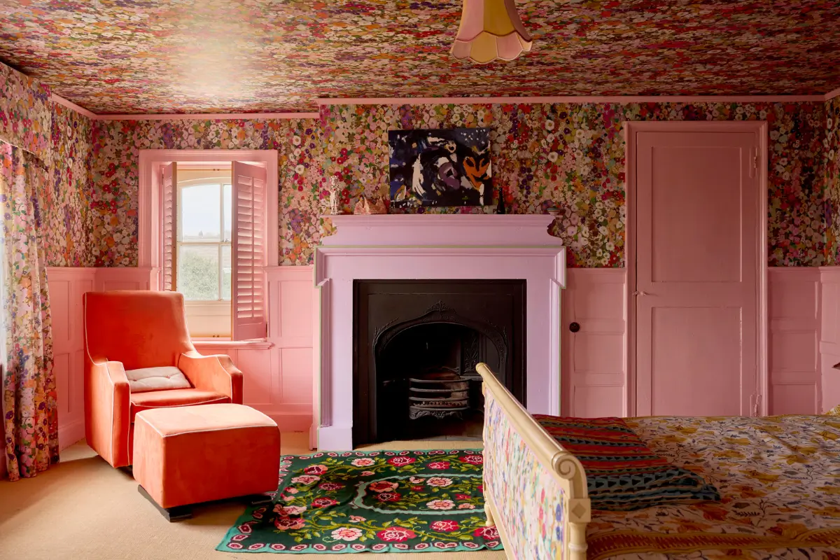 Playful and Colorful Interiors in a Grand Georgian House in the English Countryside 29 colorful-eclectic-art-filled-manor-house-england