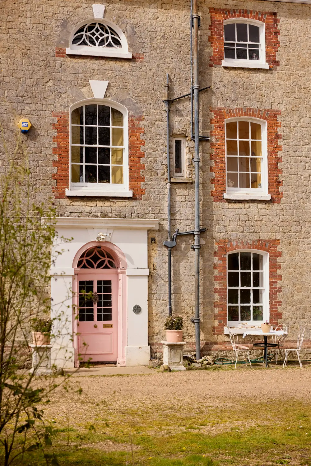 Playful and Colorful Interiors in a Grand Georgian House in the English Countryside 38 colorful-eclectic-art-filled-manor-house-england
