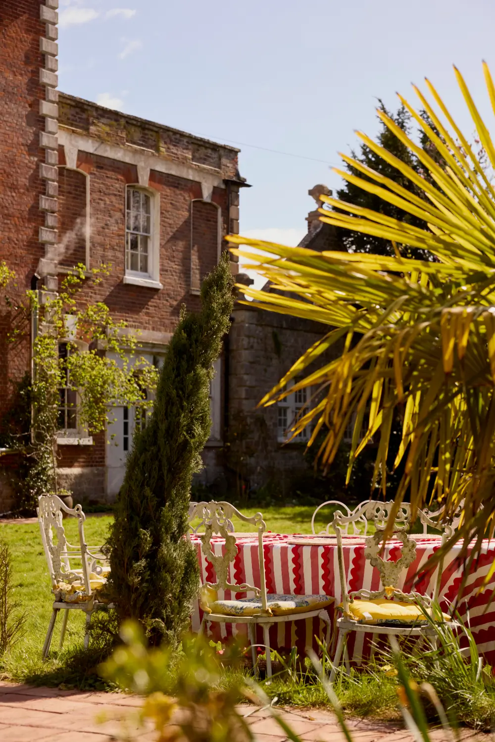 Playful and Colorful Interiors in a Grand Georgian House in the English Countryside 36 colorful-eclectic-art-filled-manor-house-england