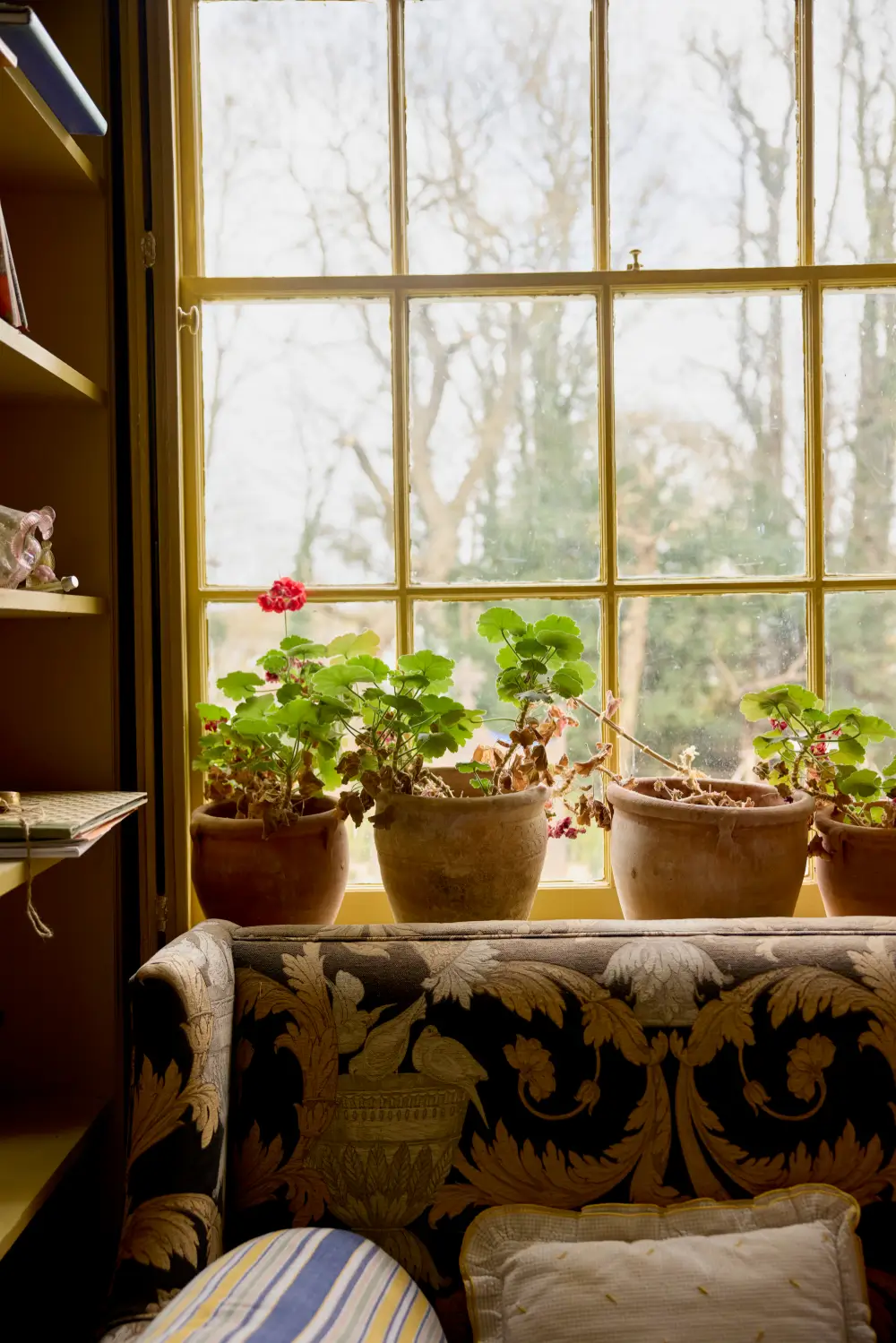 Playful and Colorful Interiors in a Grand Georgian House in the English Countryside 17 colorful-eclectic-art-filled-manor-house-england