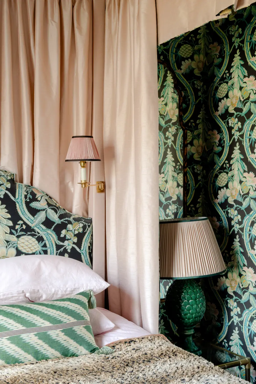 A Pink and Green Color Palette in the Eclectic London Apartment of Two Designers 11 colorful-eclectic-london-apartment-luke-edward-hall-duncan-campbell