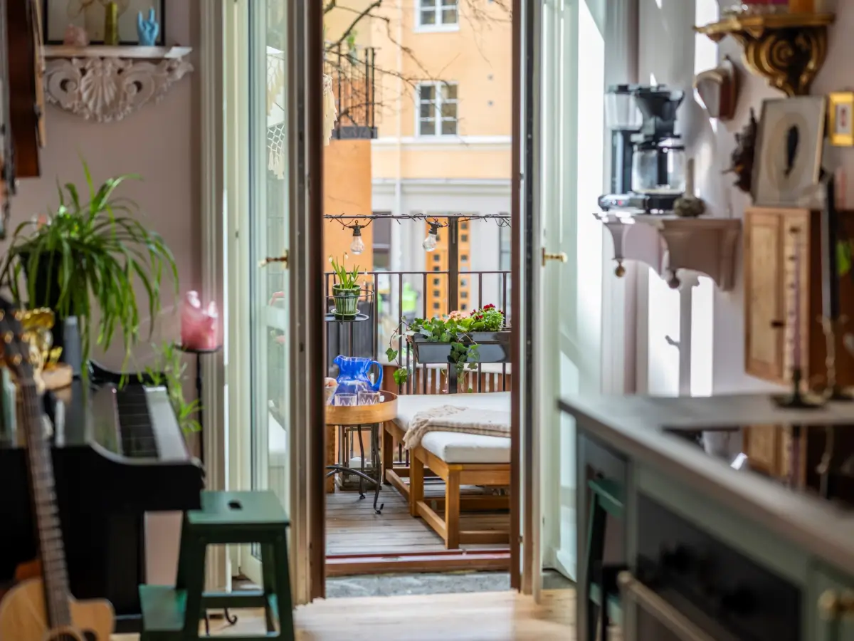 A Stockholm Apartment Color-Drenched in Green, Pink, and Blue Tones 12 cozy-colorful-turn-of-the-century-apartment-stockholm-nordroom
