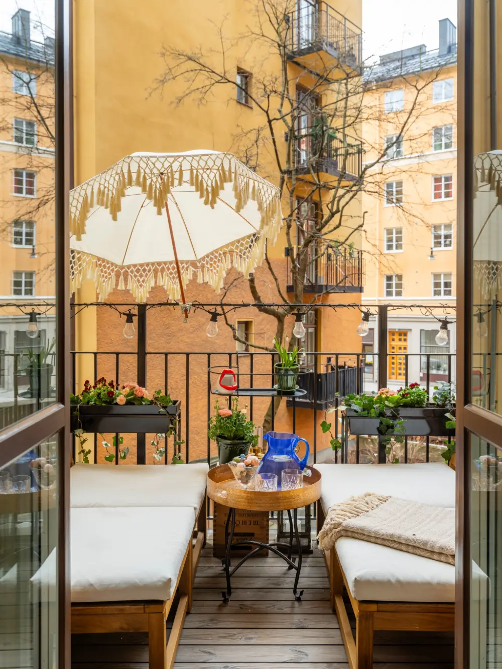 A Stockholm Apartment Color-Drenched in Green, Pink, and Blue Tones 13 cozy-colorful-turn-of-the-century-apartment-stockholm-nordroom