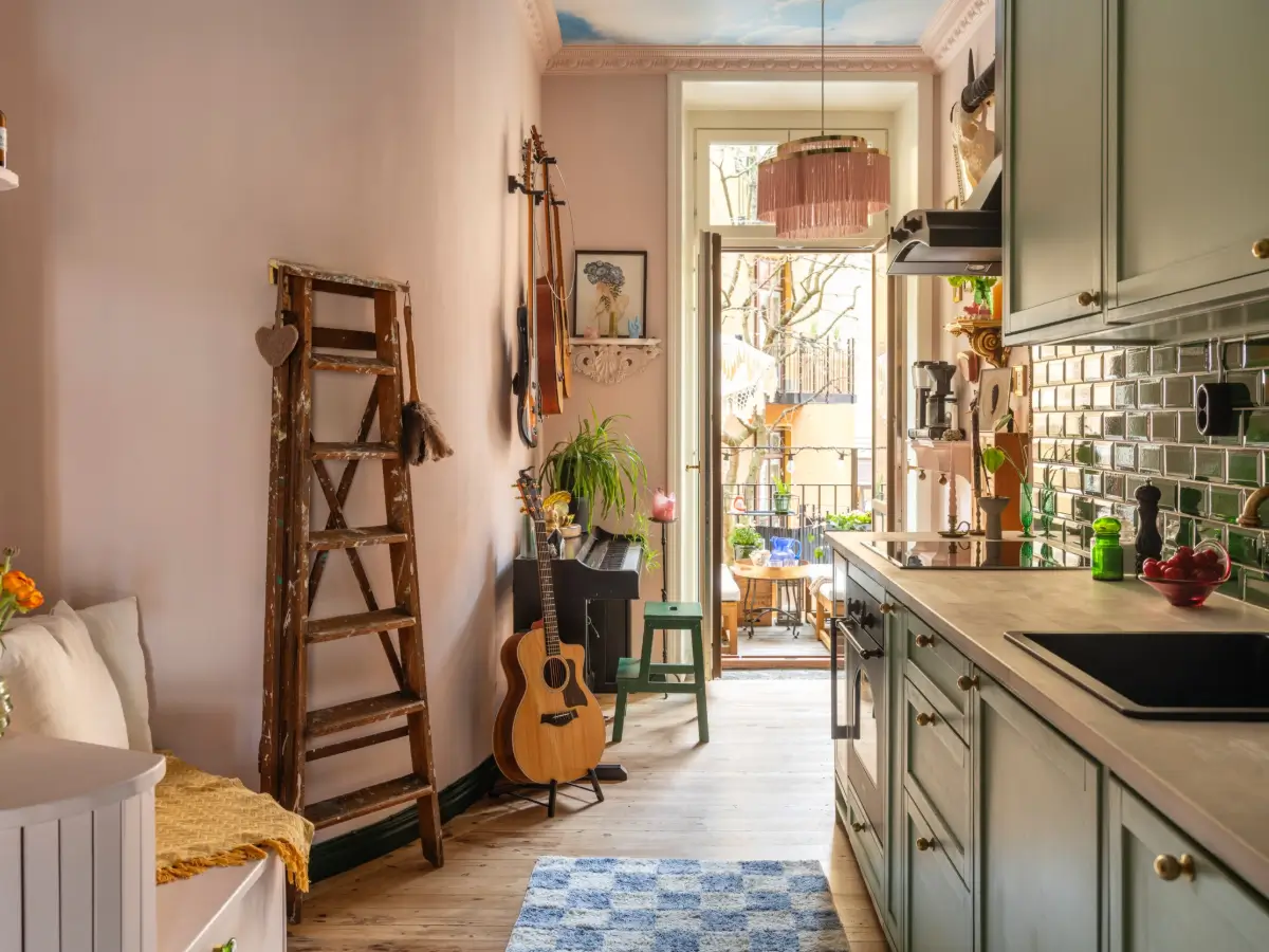 A Stockholm Apartment Color-Drenched in Green, Pink, and Blue Tones 4 cozy-colorful-turn-of-the-century-apartment-stockholm-nordroom