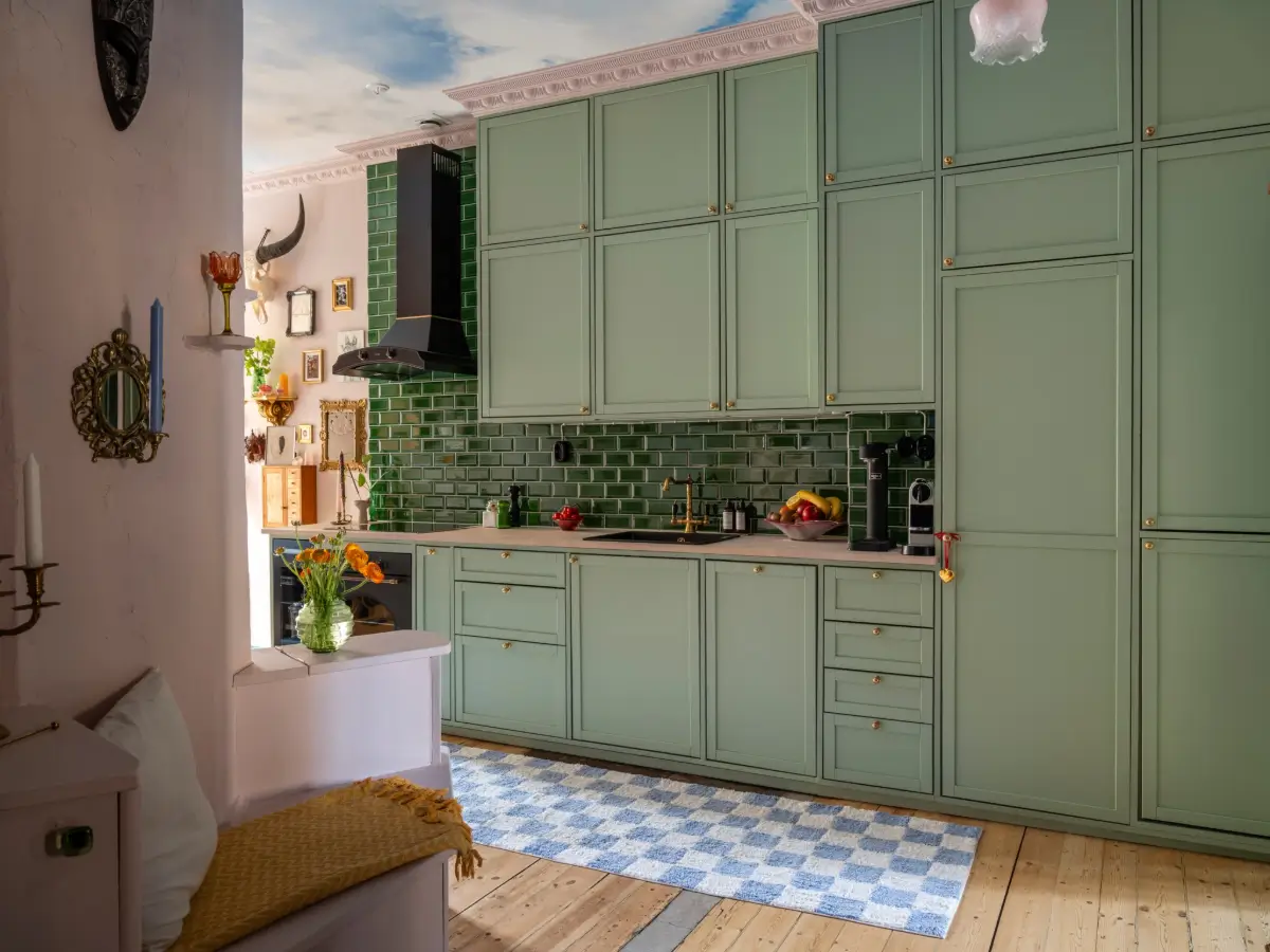 A Stockholm Apartment Color-Drenched in Green, Pink, and Blue Tones 2 cozy-colorful-turn-of-the-century-apartment-stockholm-nordroom