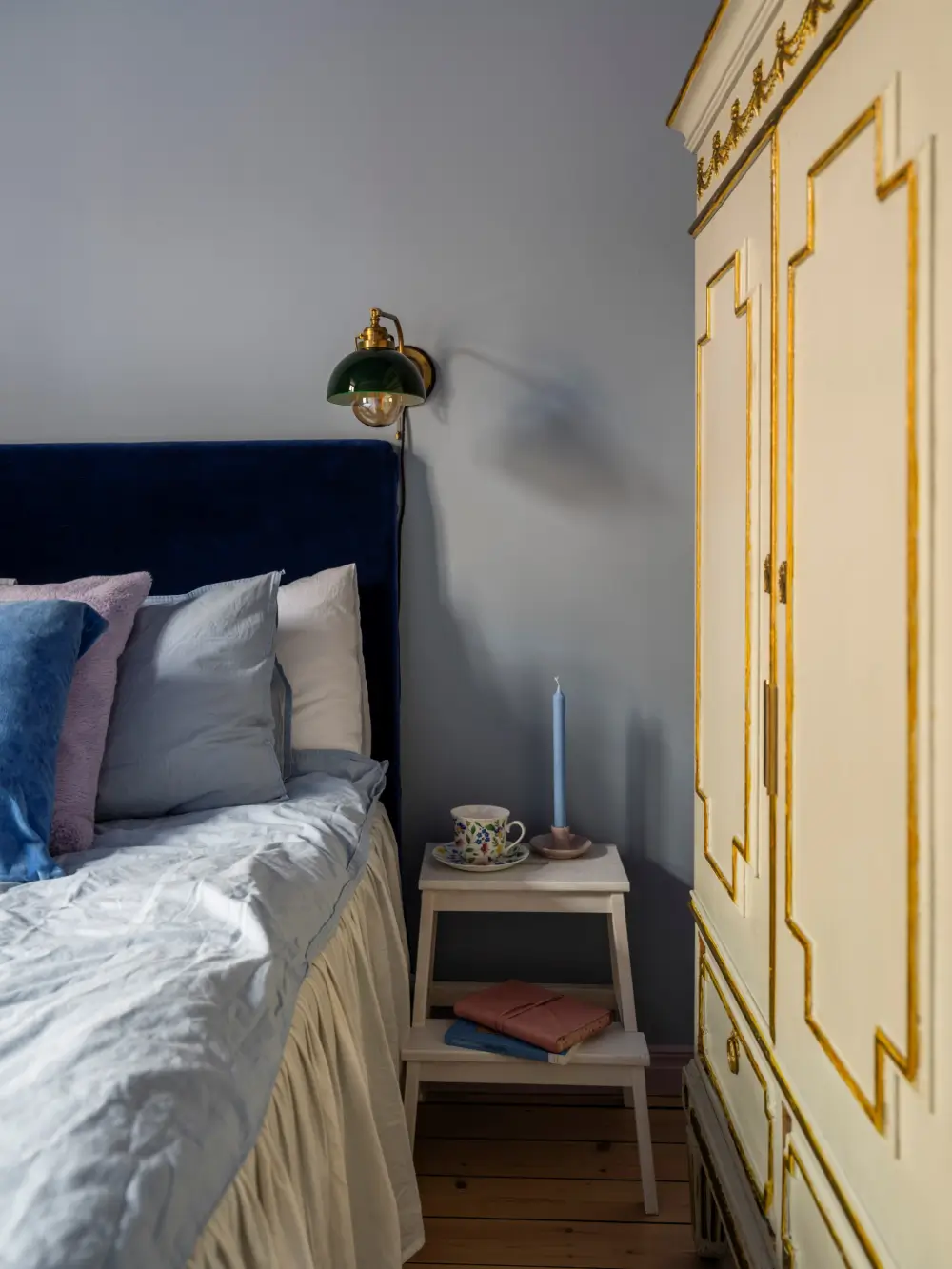 A Stockholm Apartment Color-Drenched in Green, Pink, and Blue Tones 27 cozy-colorful-turn-of-the-century-apartment-stockholm-nordroom