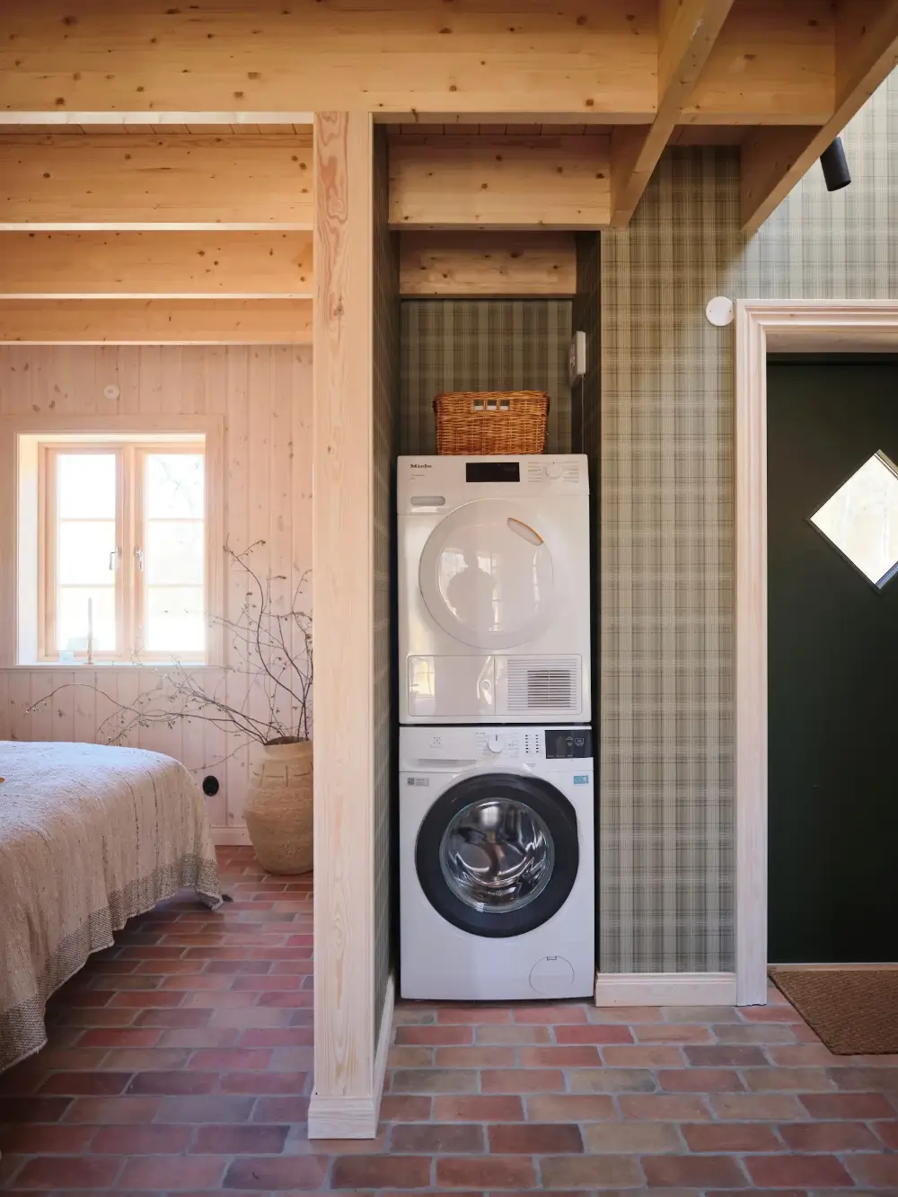 A Cozy Wooden Guest House with a Brick Floor at a Swedish Country Estate 13 cozy-guesthouse-stone-floor-wallpaper-swedish-island-home-nordroom