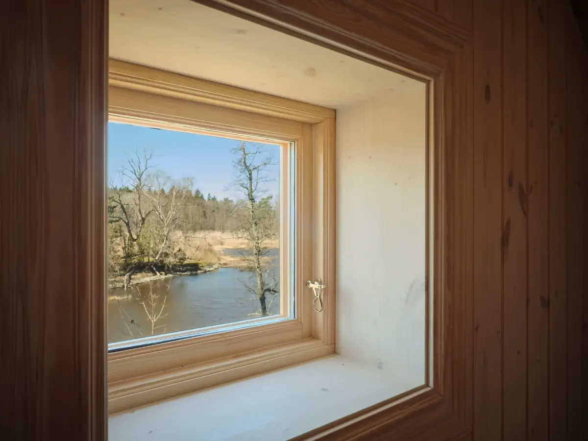 A Cozy Wooden Guest House with a Brick Floor at a Swedish Country Estate 24 cozy-guesthouse-stone-floor-wallpaper-swedish-island-home-nordroom