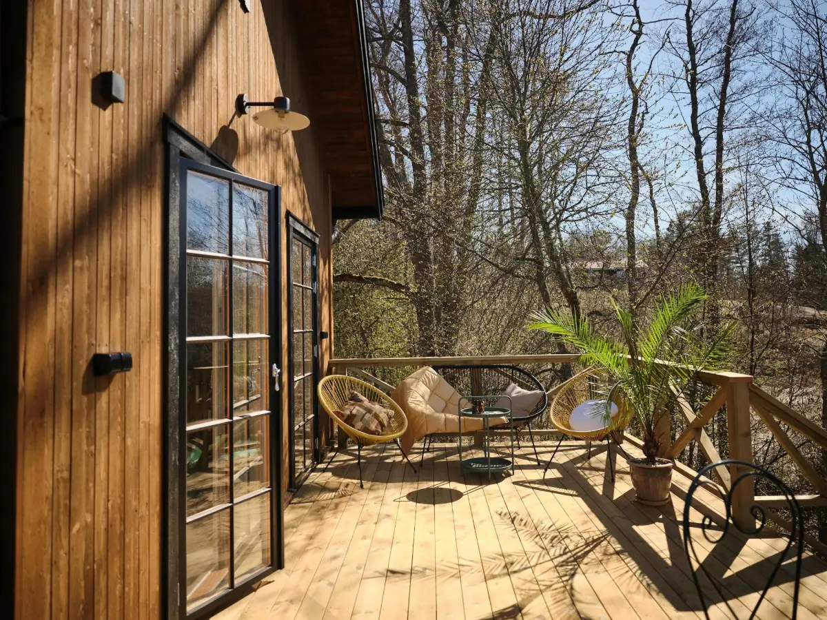 A Cozy Wooden Guest House with a Brick Floor at a Swedish Country Estate 28 cozy-guesthouse-stone-floor-wallpaper-swedish-island-home-nordroom