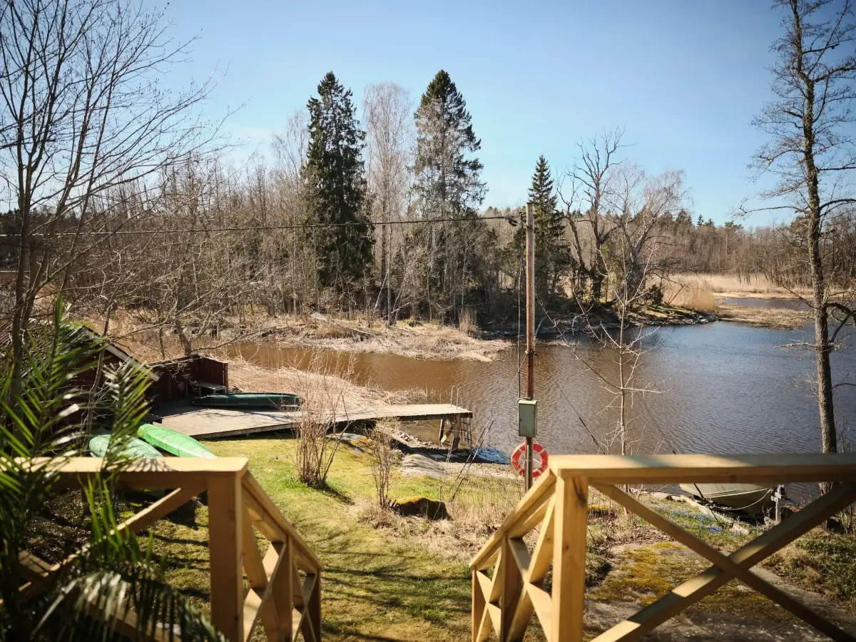 A Cozy Wooden Guest House with a Brick Floor at a Swedish Country Estate 32 cozy-guesthouse-stone-floor-wallpaper-swedish-island-home-nordroom