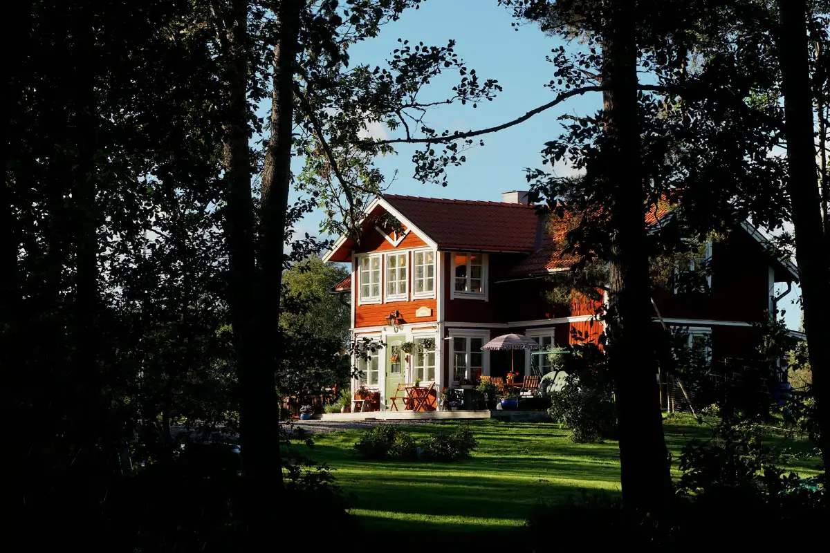 A Cozy Wooden Guest House with a Brick Floor at a Swedish Country Estate 37 cozy-guesthouse-stone-floor-wallpaper-swedish-island-home-nordroom