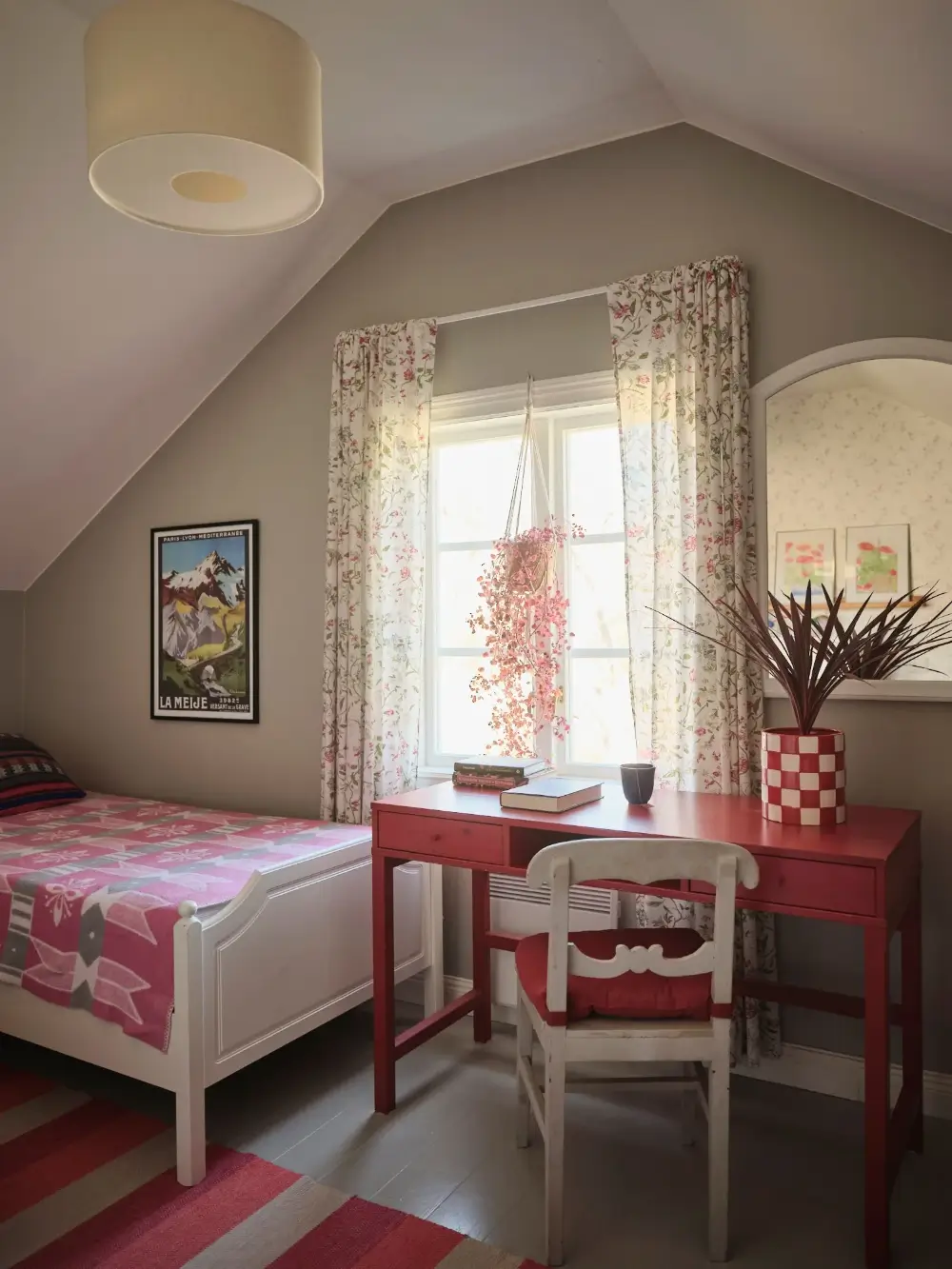 A Cozy Wooden Guest House with a Brick Floor at a Swedish Country Estate 45 cozy-guesthouse-stone-floor-wallpaper-swedish-island-home-nordroom